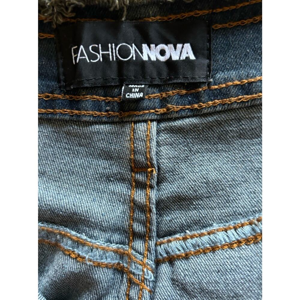 Fashion Nova Frayed Jeans Sabrina Size 11 Straight Leg High Rise Dark Wash - Picture 8 of 10
